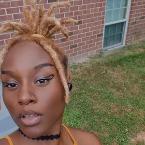 Meet your Posher, Cherì